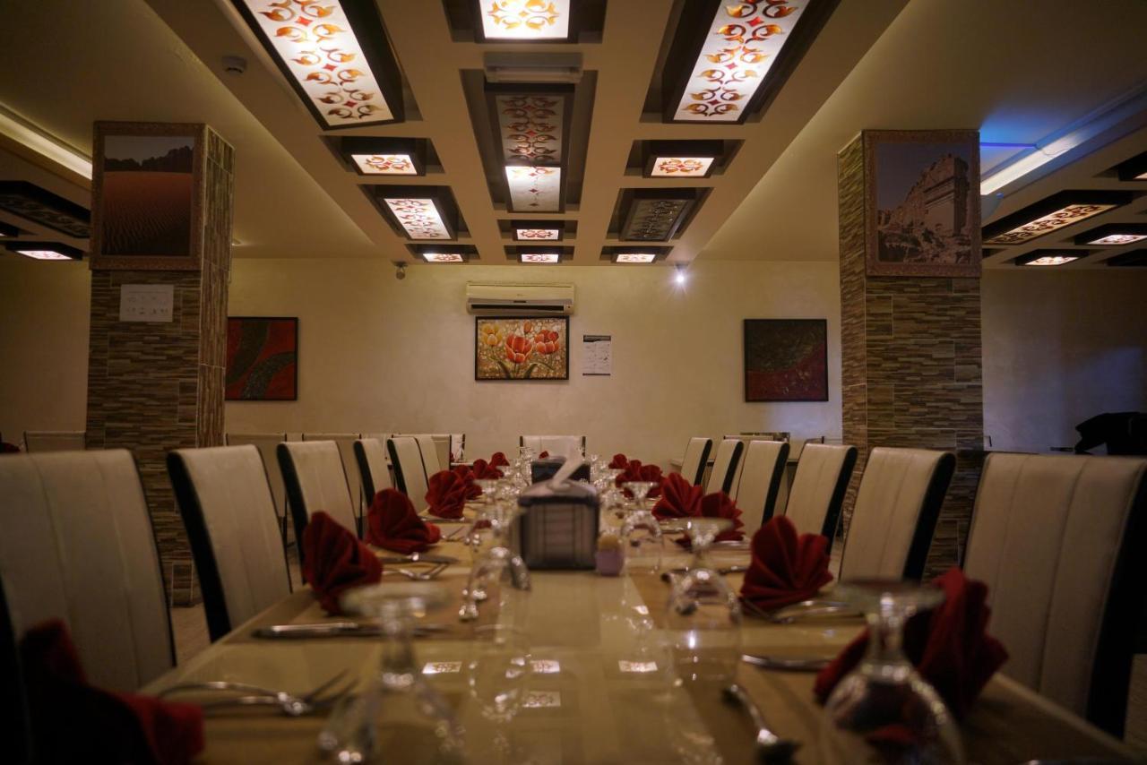 7 Wonders Hotel Wadi Musa Exterior photo