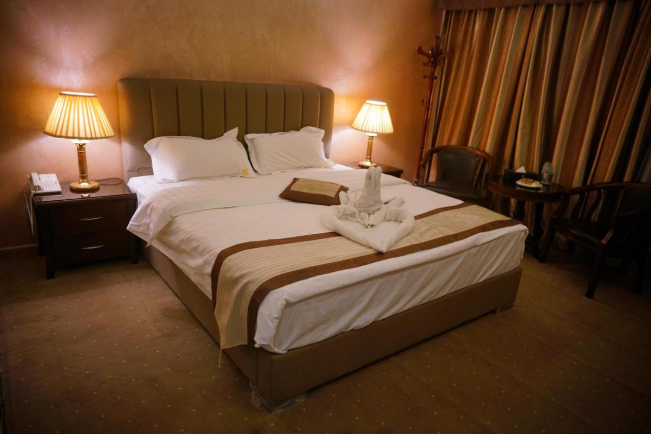 7 Wonders Hotel Wadi Musa Exterior photo